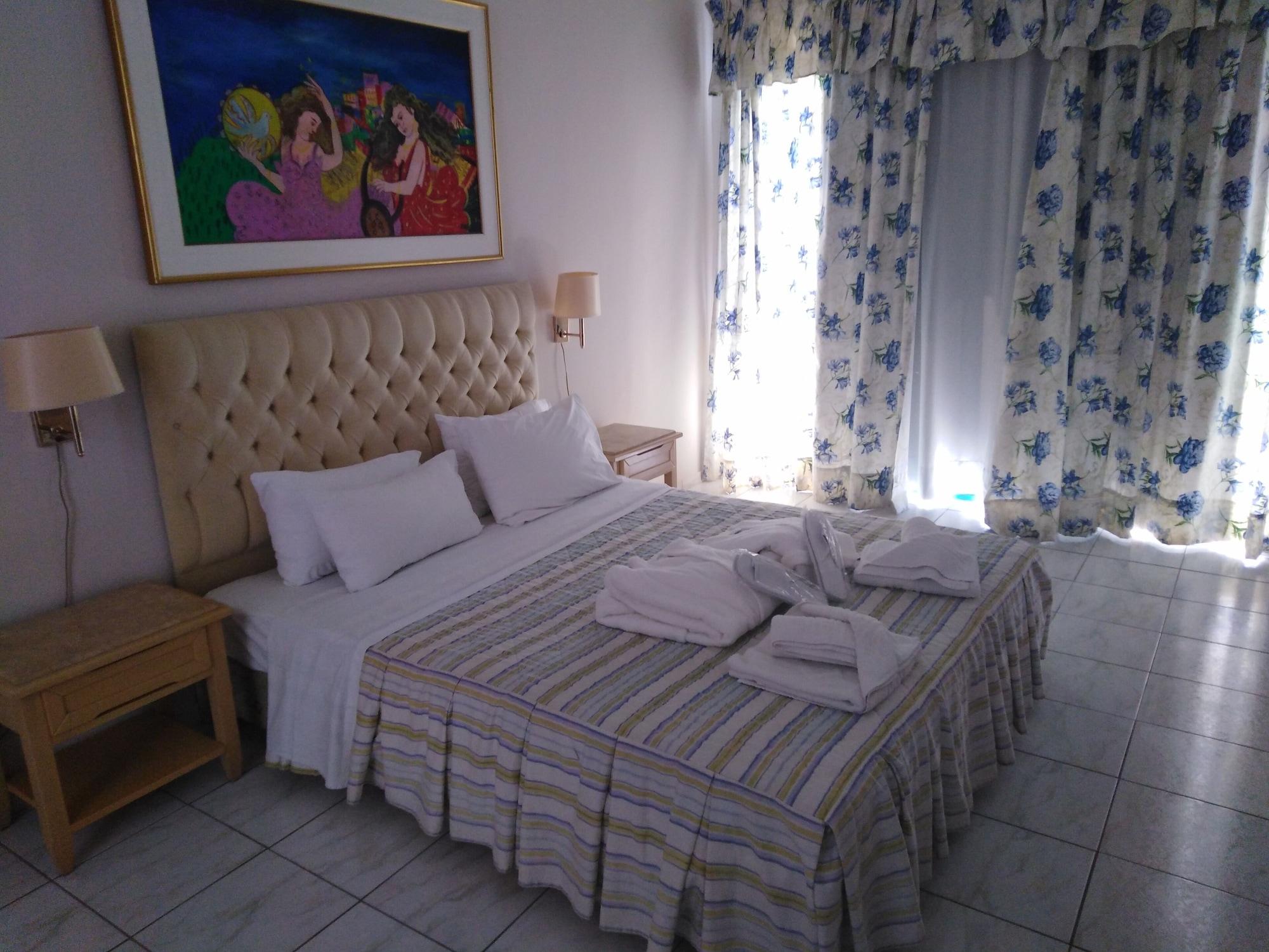 Costa Blu Hotel Benitses  Bagian luar foto