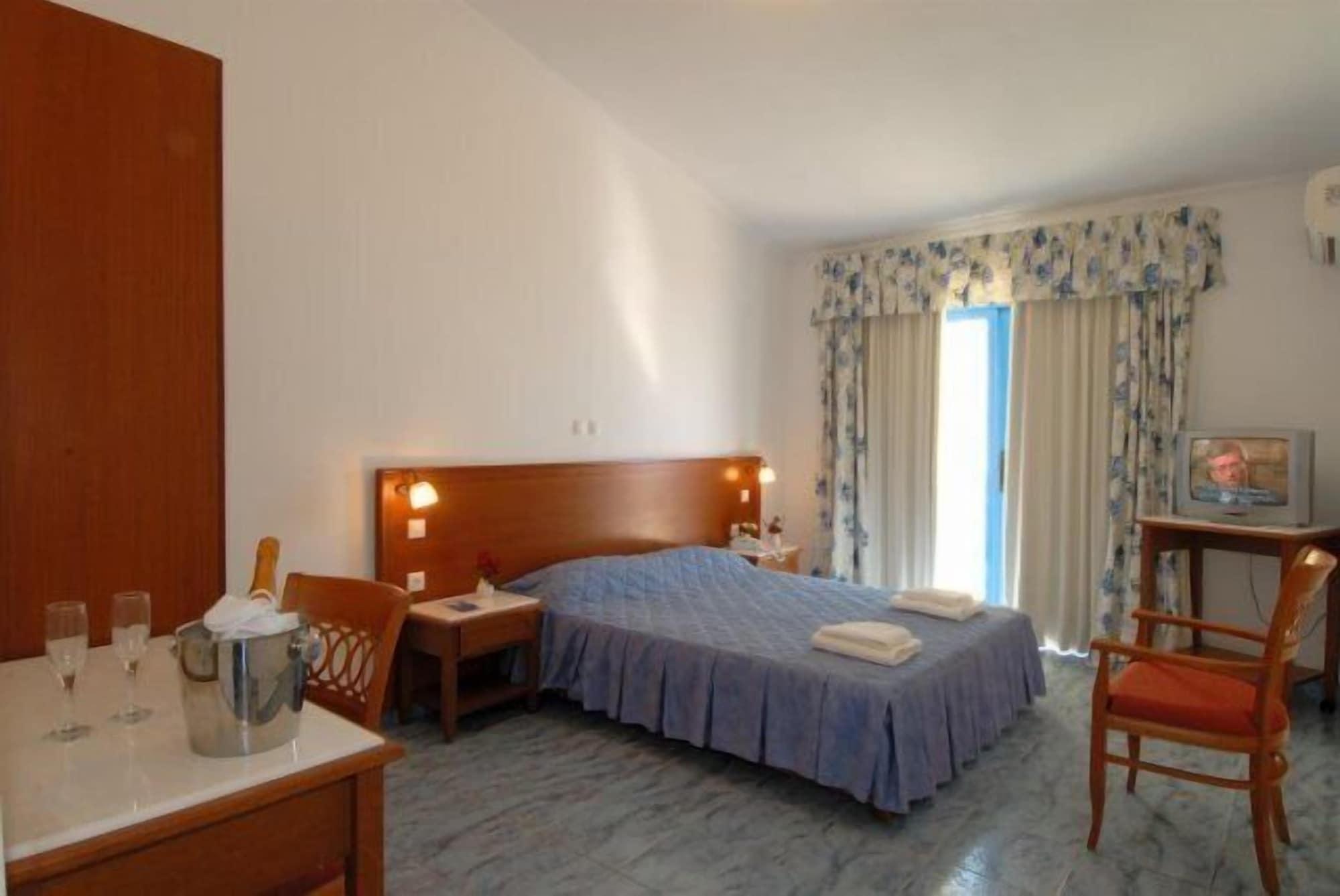Costa Blu Hotel Benitses  Bagian luar foto