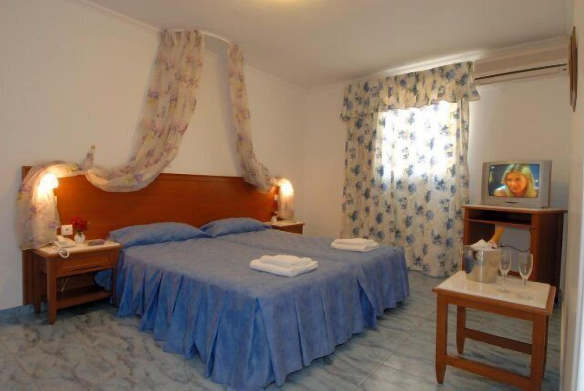 Costa Blu Hotel Benitses  Ruang foto