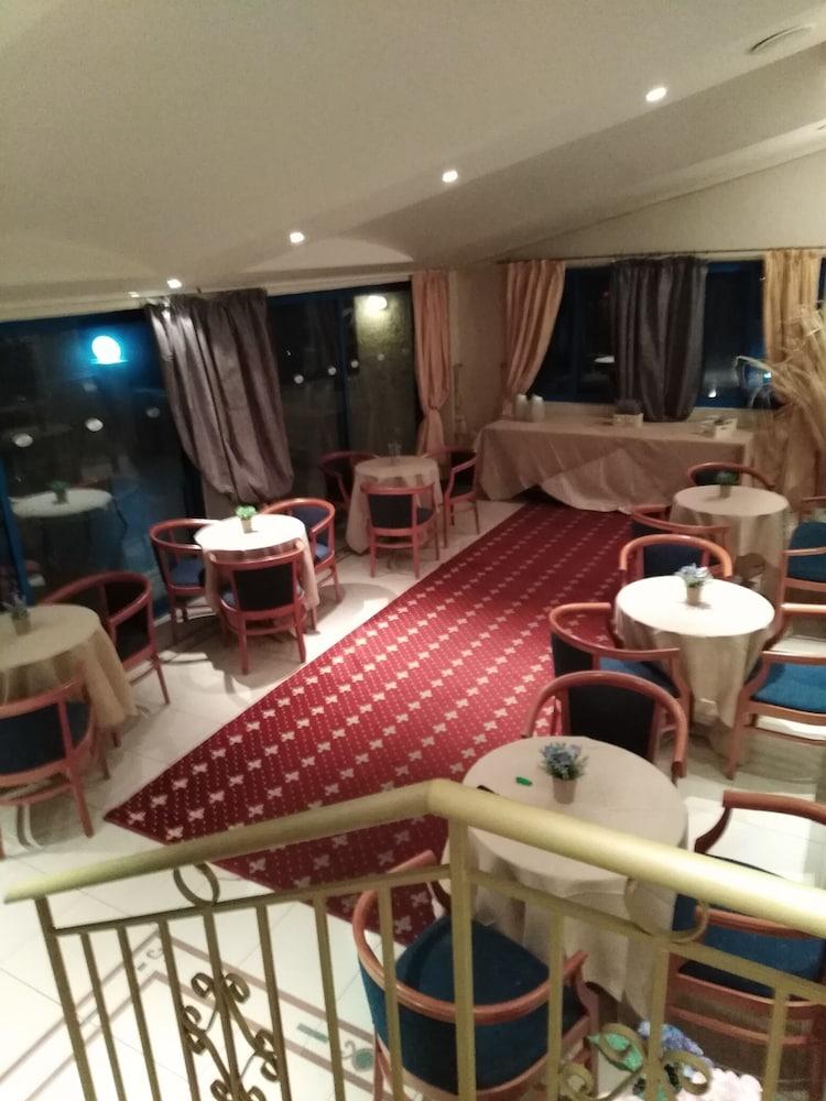 Costa Blu Hotel Benitses  Bagian luar foto