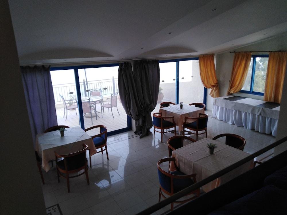Costa Blu Hotel Benitses  Bagian luar foto
